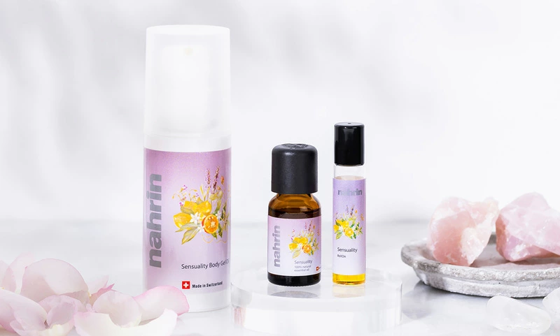 アロマオイル nahrin ナリン センシュアルオイル 15mL 正規品 肌に塗れるアロマオイル 自然 ナチュラル 人工香料不使用 内なる美を引き出す 安らぎ 癒し アロマ 精油 香水 アロマバス ネイルオイル 手首 デコルテ アロママッサージ リフレッシュ