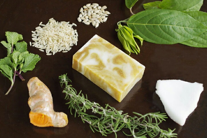石鹸 無添加 MOONSOAP ムーンソープ ヨギソープ 100g 石鹸 オーガニック 正規品 石けん 顔・あたま・髪・からだ用 スキンケア 洗顔料 洗顔石鹸 洗顔石けん 天然 ノンケミカル