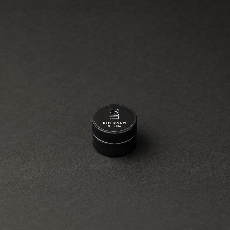 ヘアバーム シマムラ 鬢バーム（BIN BALM）ミニサイズ 7g 正規品 固-KATA 柔-YAWA 自然由来成分・天然精油100％ ハーバルシトラスの香り 鬢付け油 ヘアスタイリング ナチュラル キープ ヘアワックス 固めない キャンデリラロウ モクロウ オリーブ果実油