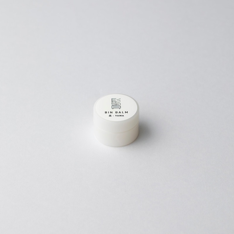ヘアバーム シマムラ 鬢バーム（BIN BALM）ミニサイズ 7g 正規品 固-KATA 柔-YAWA 自然由来成分・天然精油100％ ハーバルシトラスの香り 鬢付け油 ヘアスタイリング ナチュラル キープ ヘアワックス 固めない キャンデリラロウ モクロウ オリーブ果実油