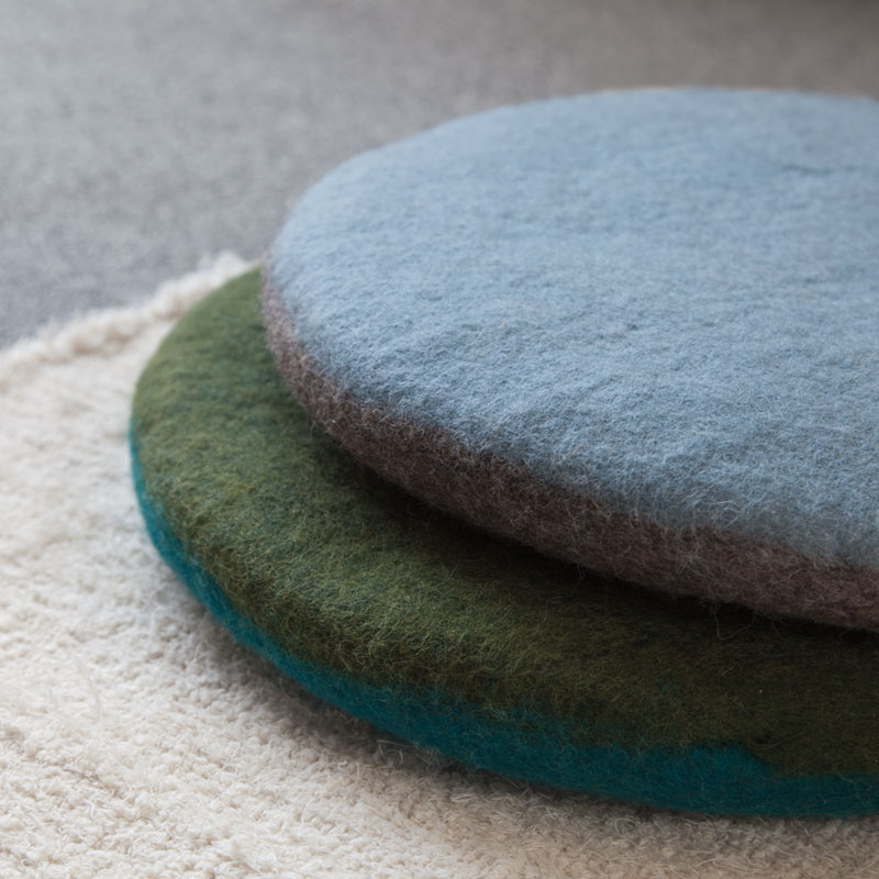 FELT ROUND CUSHION / Green��Turquoise