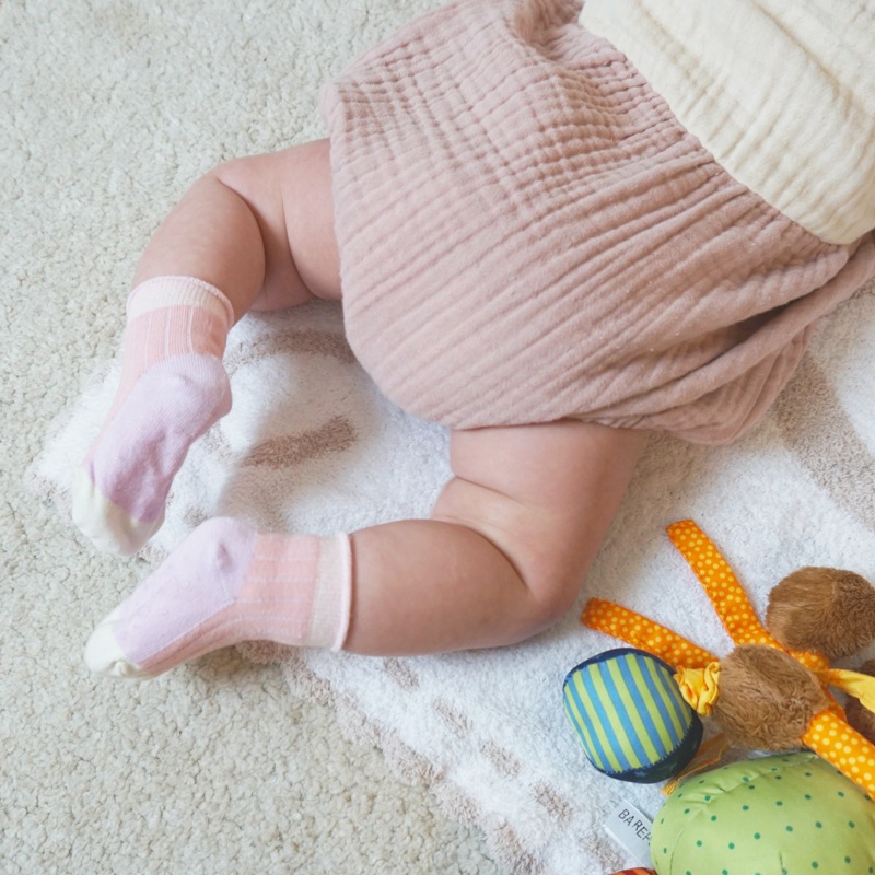 Giving Store RIB SOCKS / Ivory