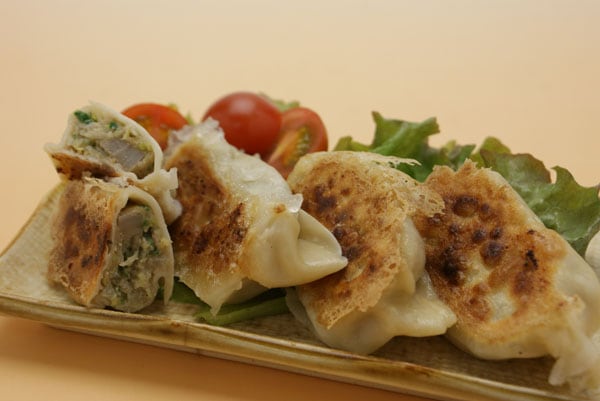 【仲田精肉店】餃子　45個入り　餃子は中身も皮も手づくり。まごころ豚をプラスして皮からネタまで独自の配合。本格派のもちもちでジューシーなジャンボ餃子です。