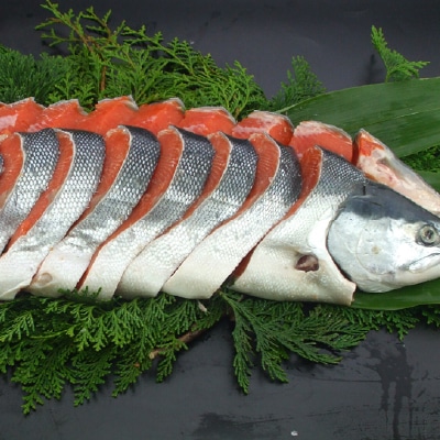 (函館朝市船岡商店)北洋産本紅鮭半身(うす塩)半身1.3kg(約15切)【ギフト_のし紙可】【送料無料】