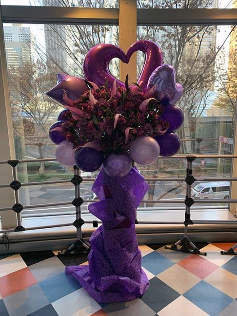 パープルハート バルーン付きスタンド花（出演・公演祝い）｜バルーンスタンド花｜むつ美花店