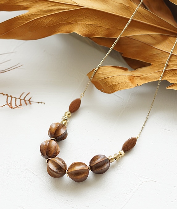 ウッドネックレス