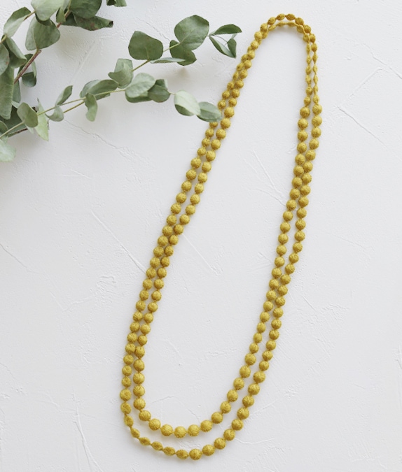 刺繍グラデネックレス