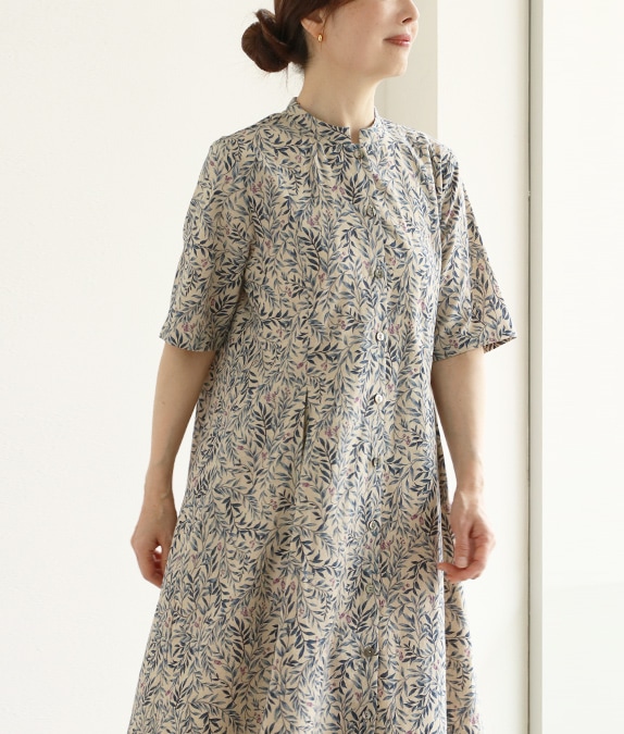 リーフ柄タックワンピース