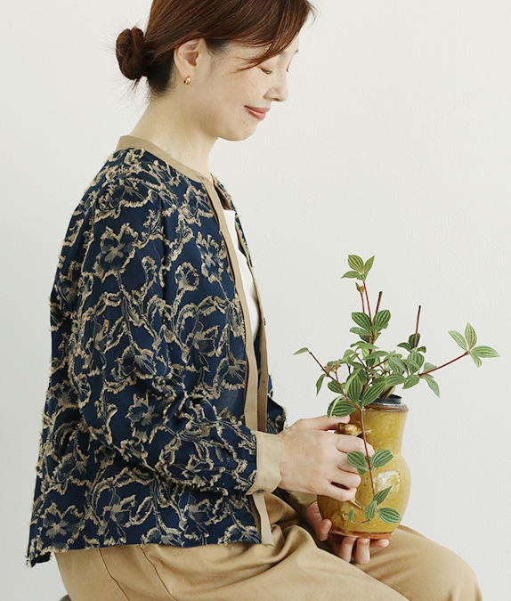 【クリアランスSALE20%OFF】フラワーカットジャカードブラウス