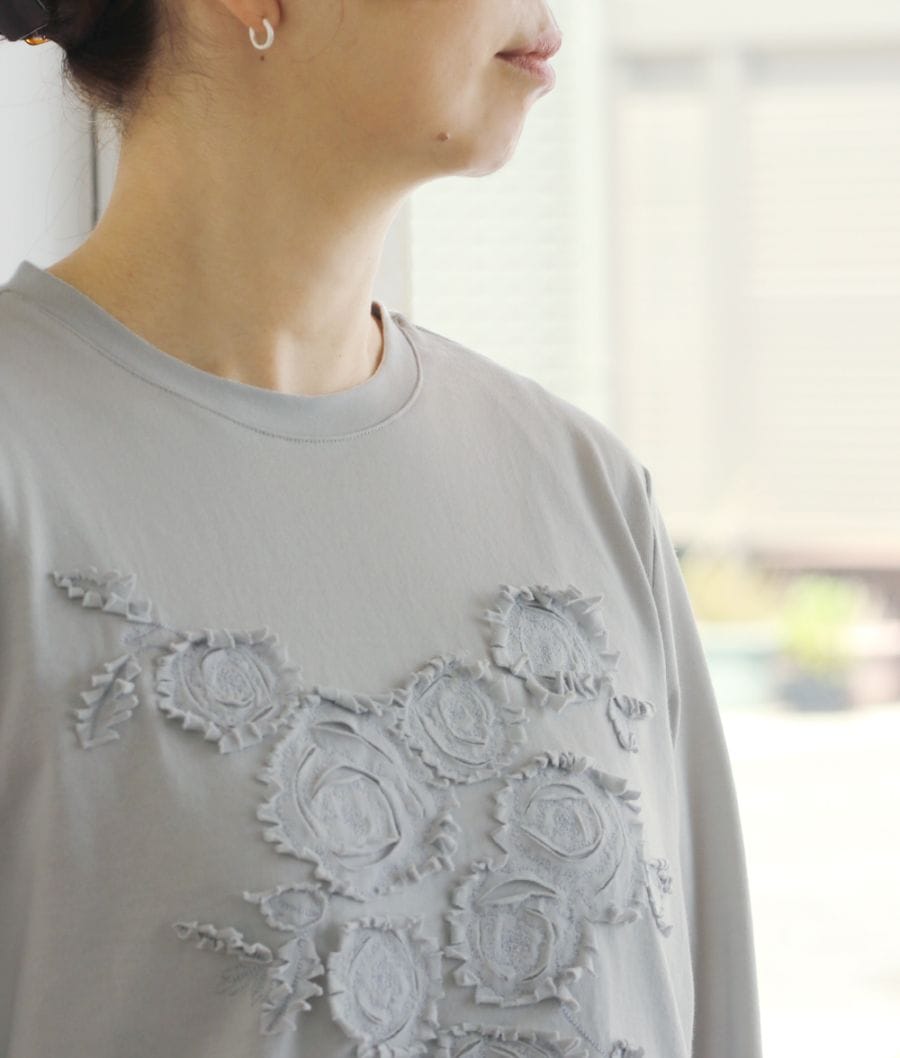 バラ刺繍プルオーバー