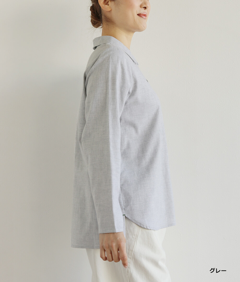 草花刺繍ブラウス