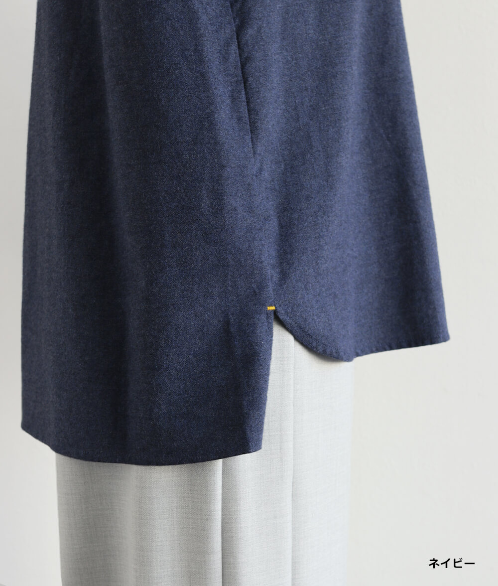 草花刺繍ブラウス