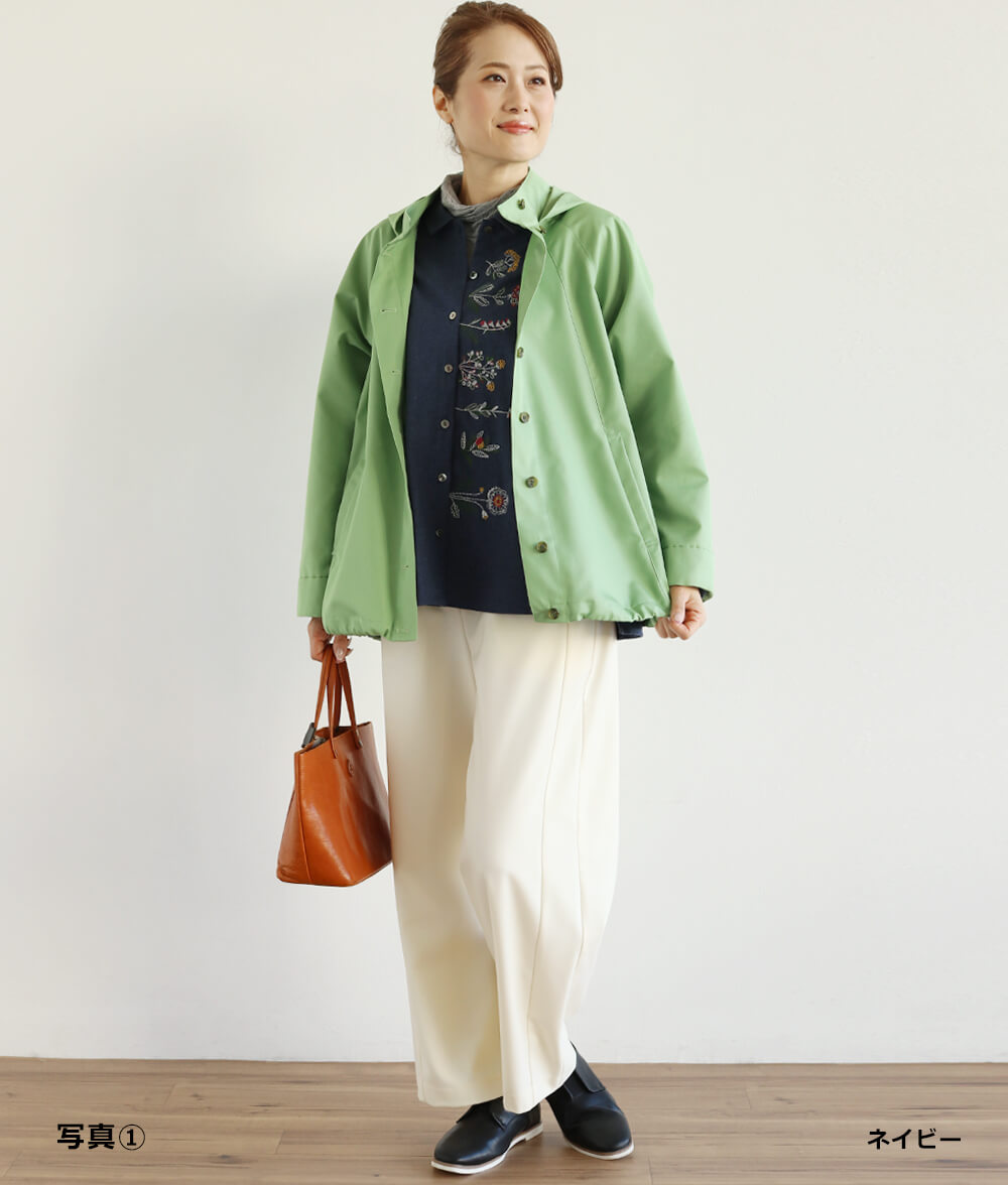 草花刺繍ブラウス