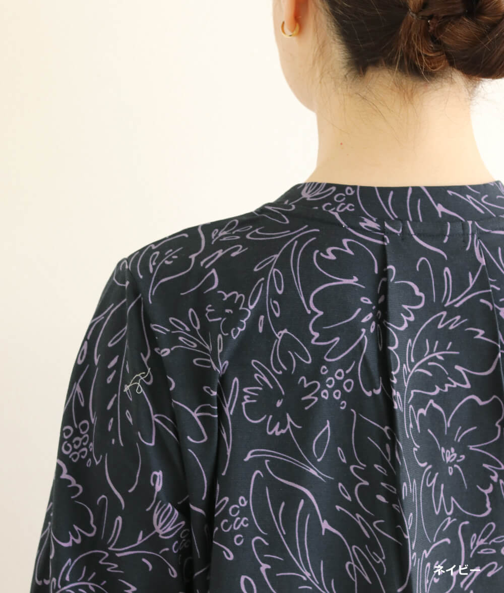 【SALE20%OFF】ラインフラワープルオーバー