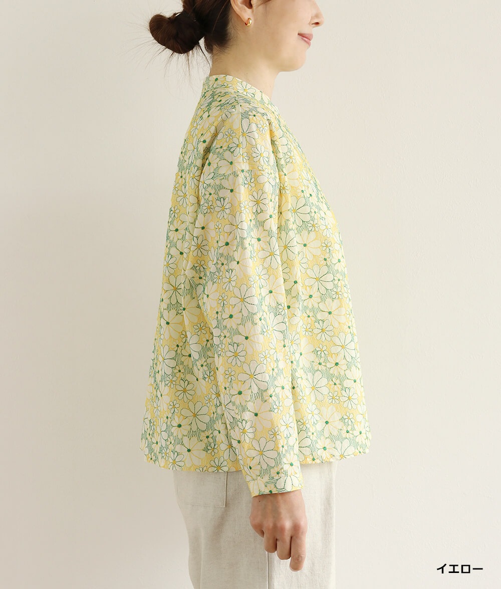 エンブレースブラウス