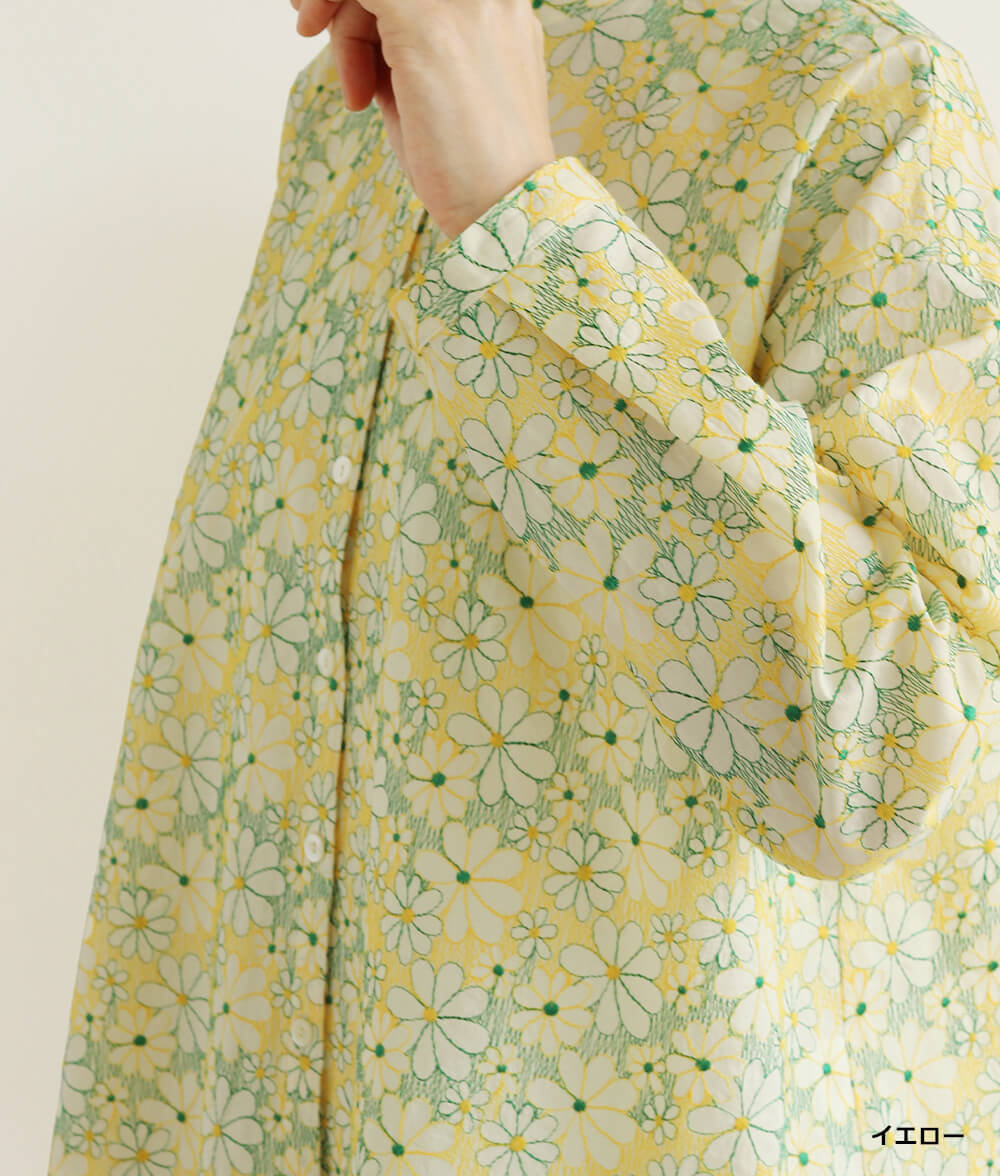 エンブレースブラウス