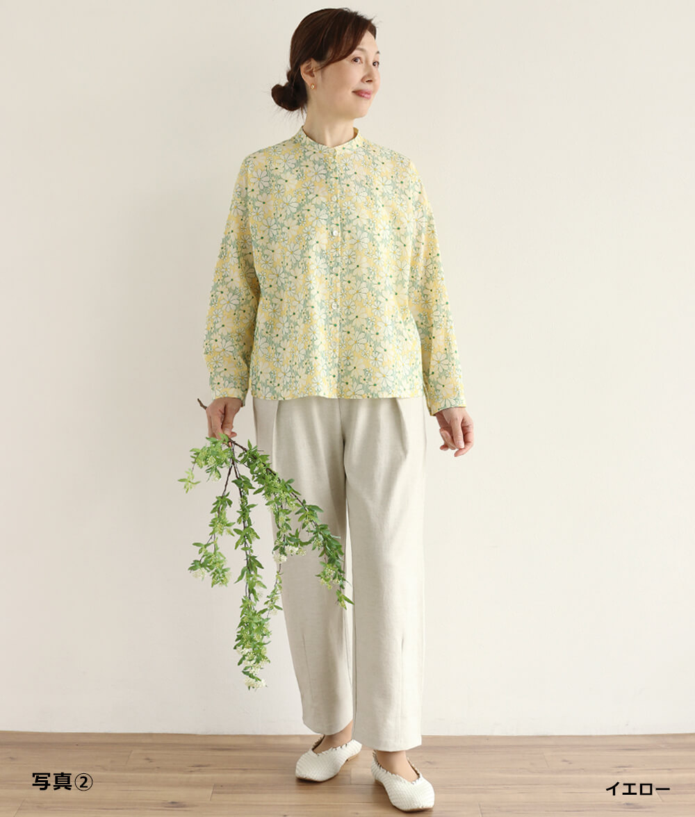 エンブレースブラウス