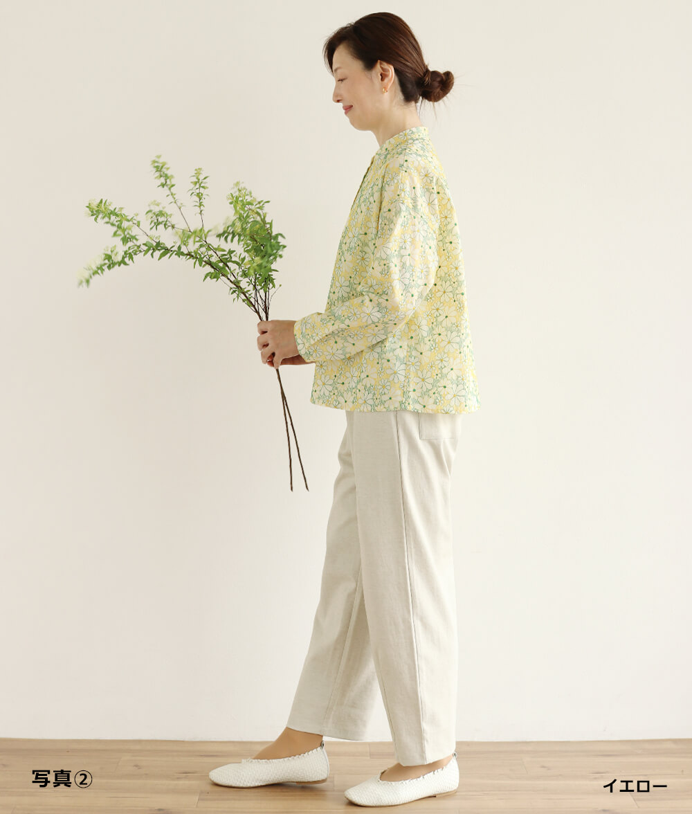 エンブレースブラウス