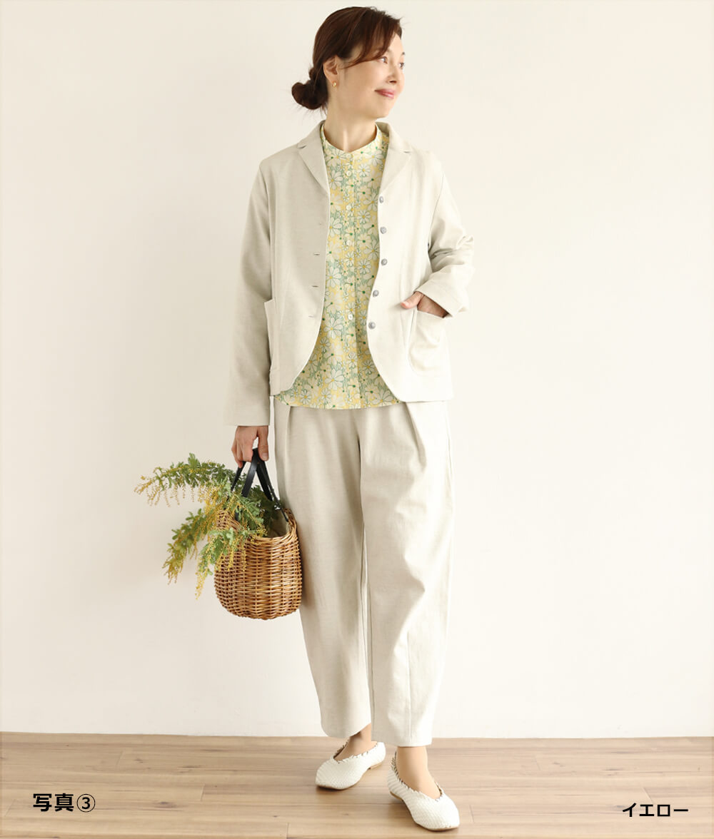 エンブレースブラウス