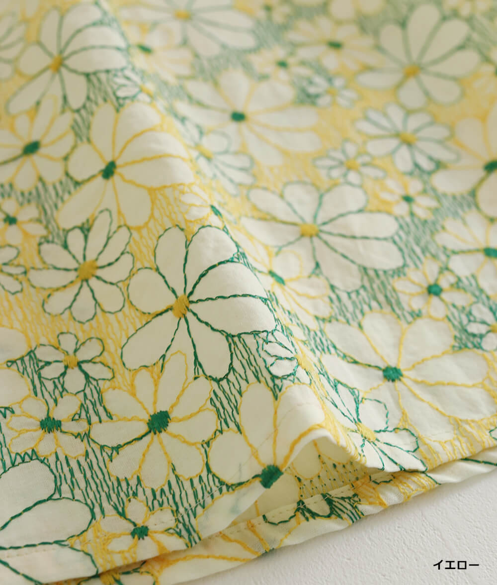 エンブレースブラウス