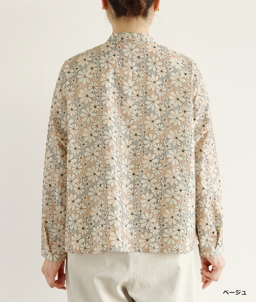 エンブレースブラウス