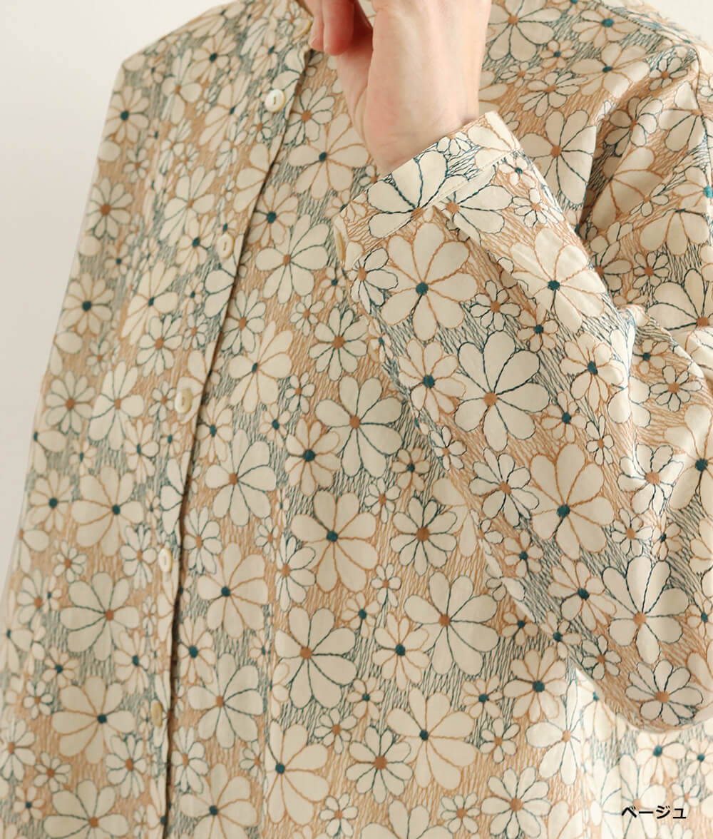 エンブレースブラウス