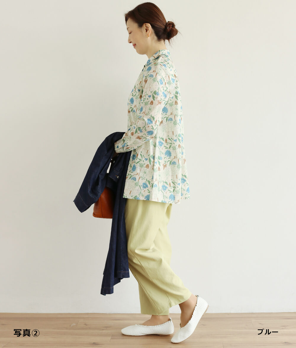 フレアーブラウス