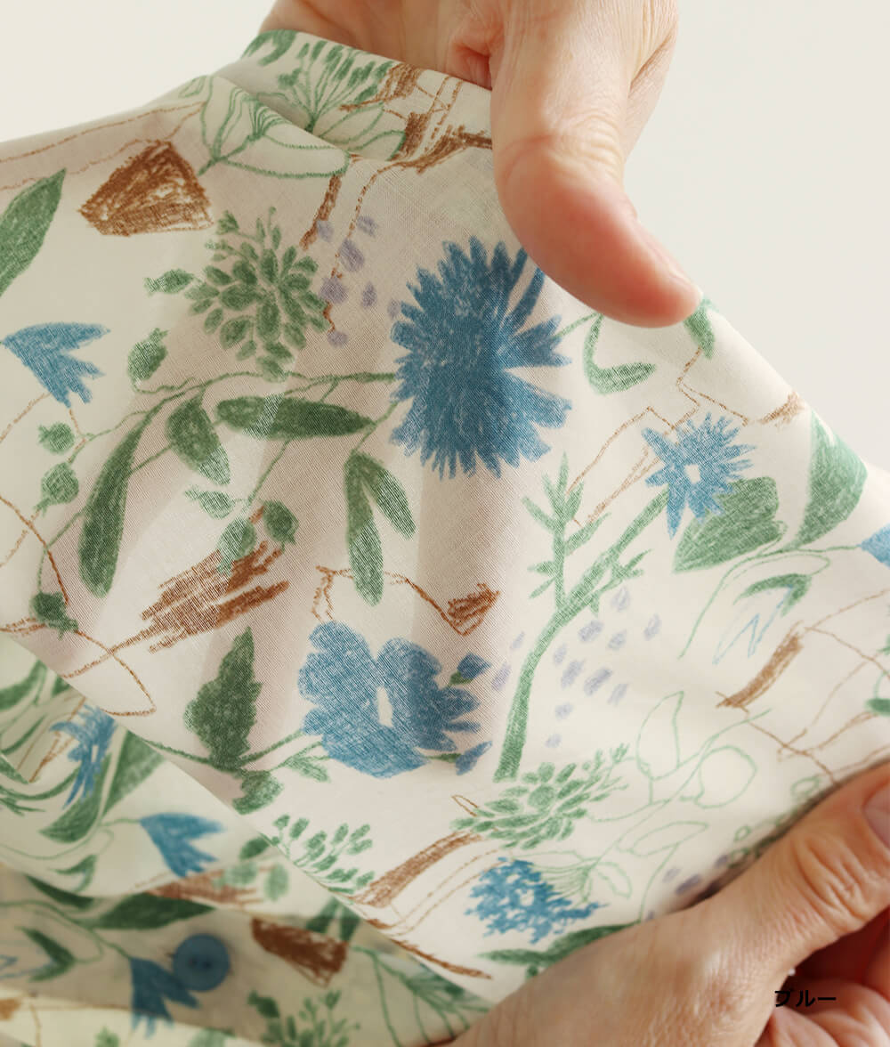 フレアーブラウス