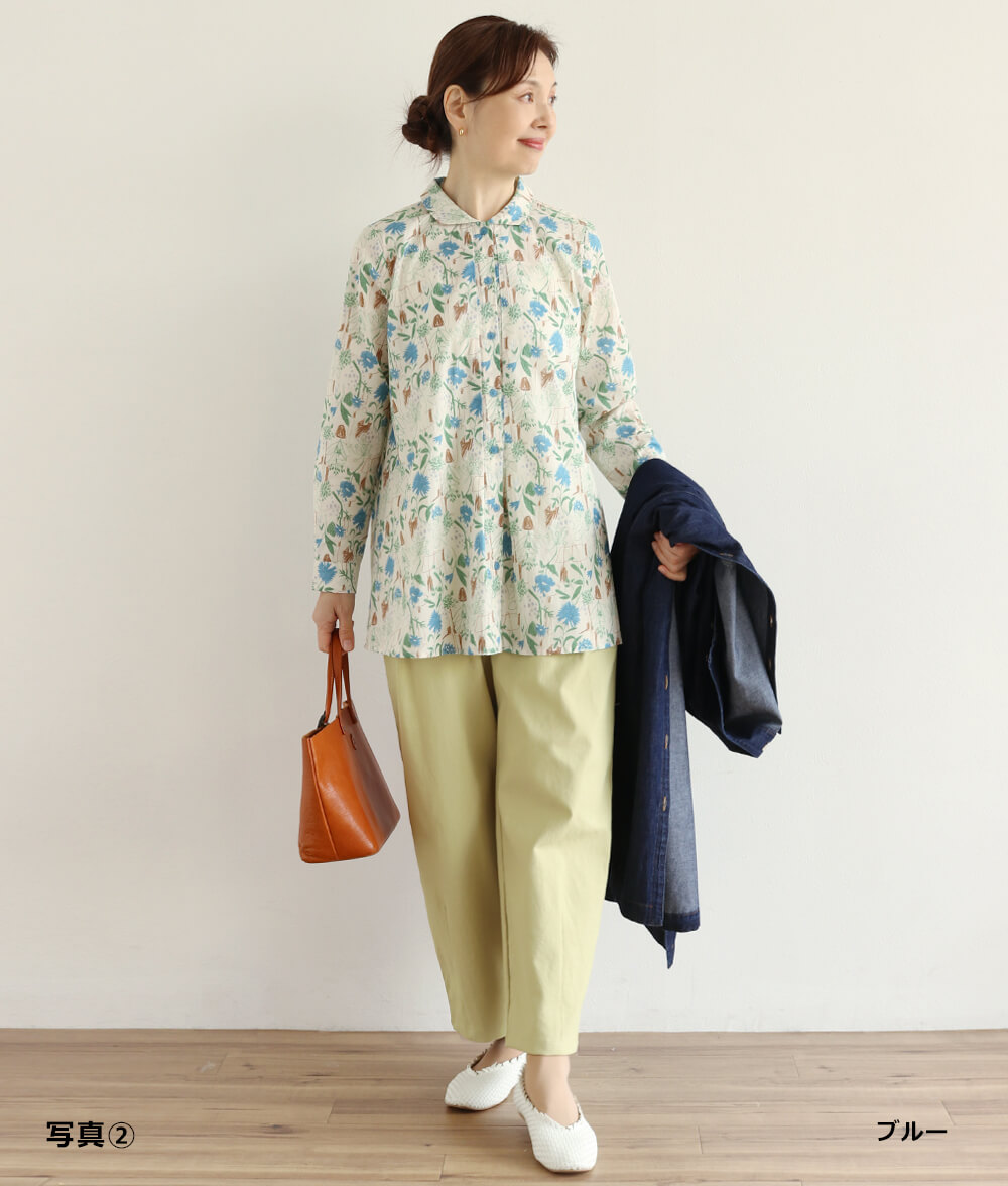 フレアーブラウス