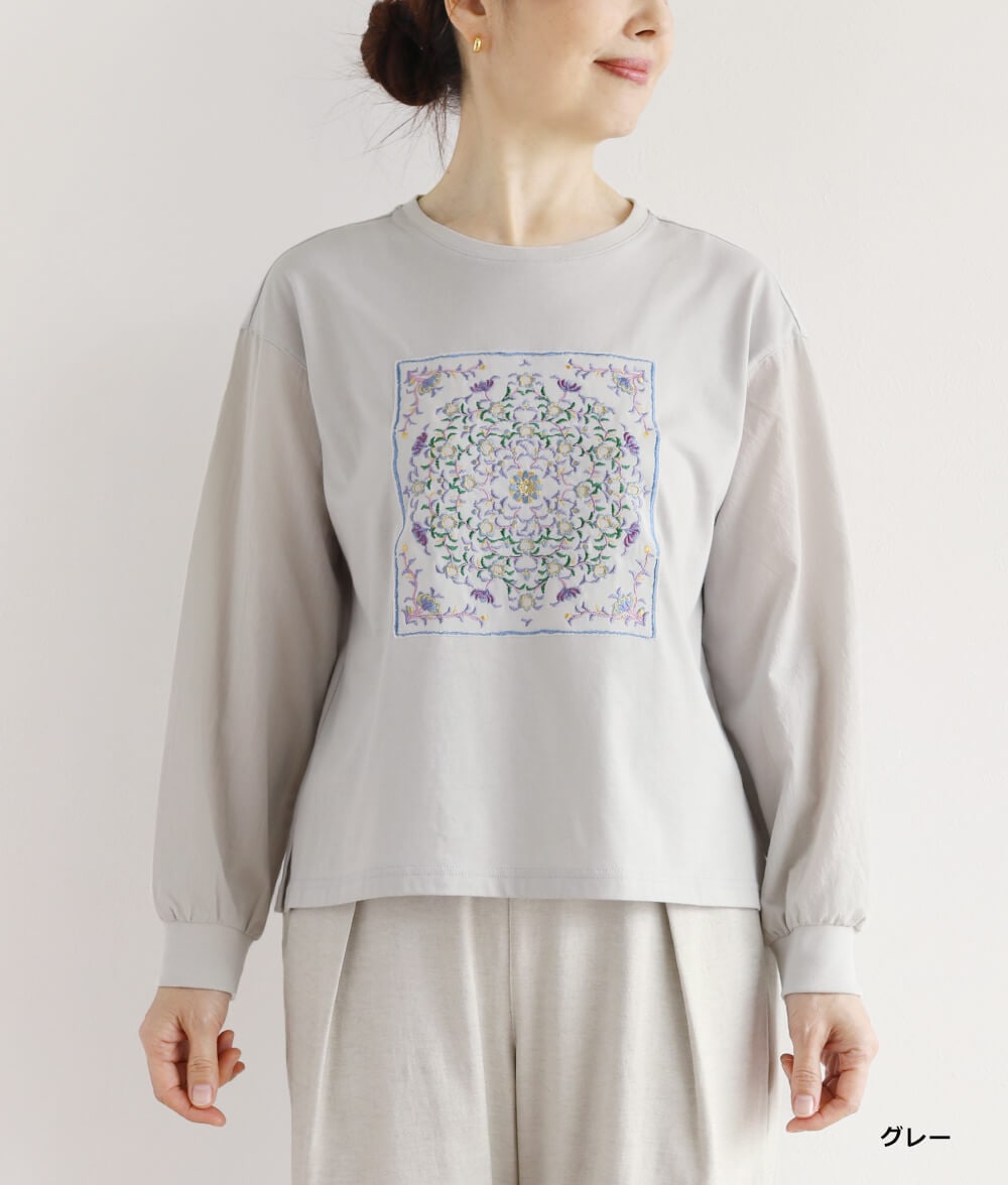 花刺繍プルオーバー