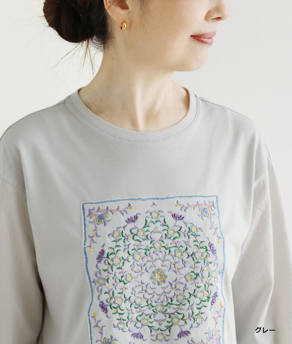 花刺繍プルオーバー