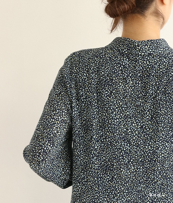 オリジナル　国産高級綿タックワンピース(花柄) オリジナル 国産高級綿タックワンピース(花柄) 花柄 フロント