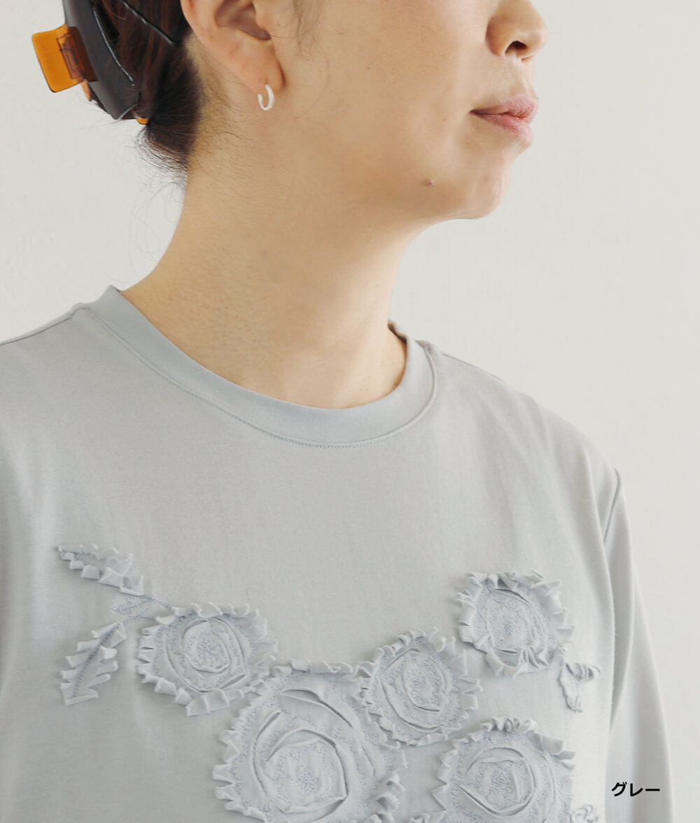 バラ刺繍プルオーバー
