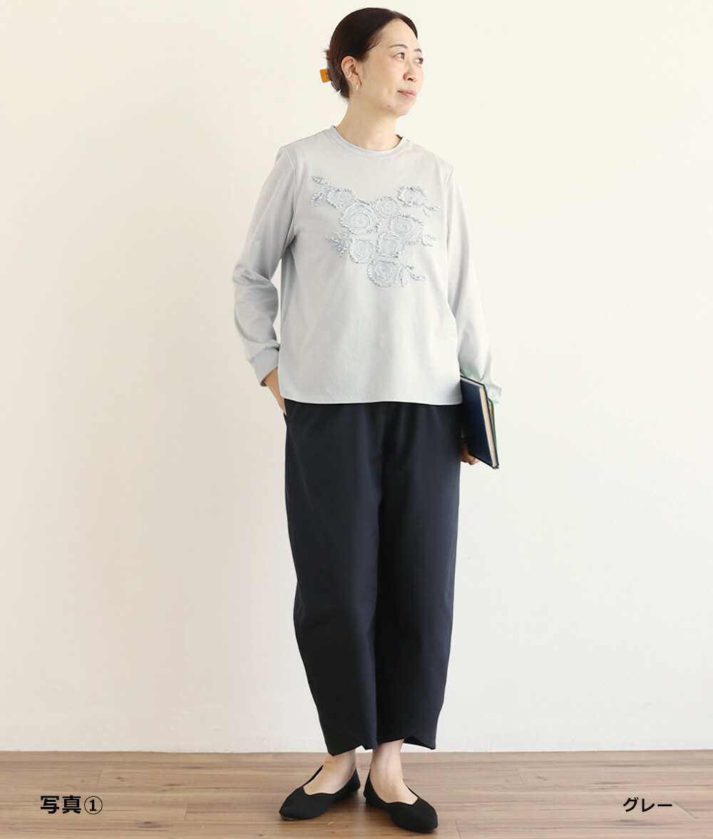 バラ刺繍プルオーバー