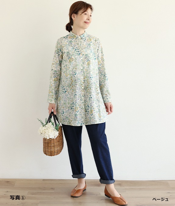 野花柄フレアーブラウス