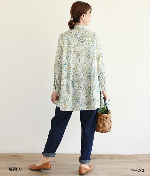 野花柄フレアーブラウス