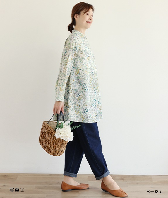 野花柄フレアーブラウス