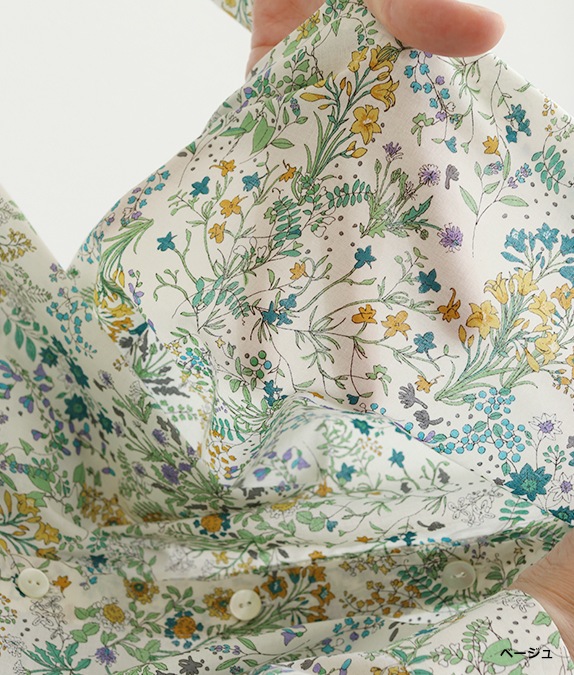 野花柄フレアーブラウス