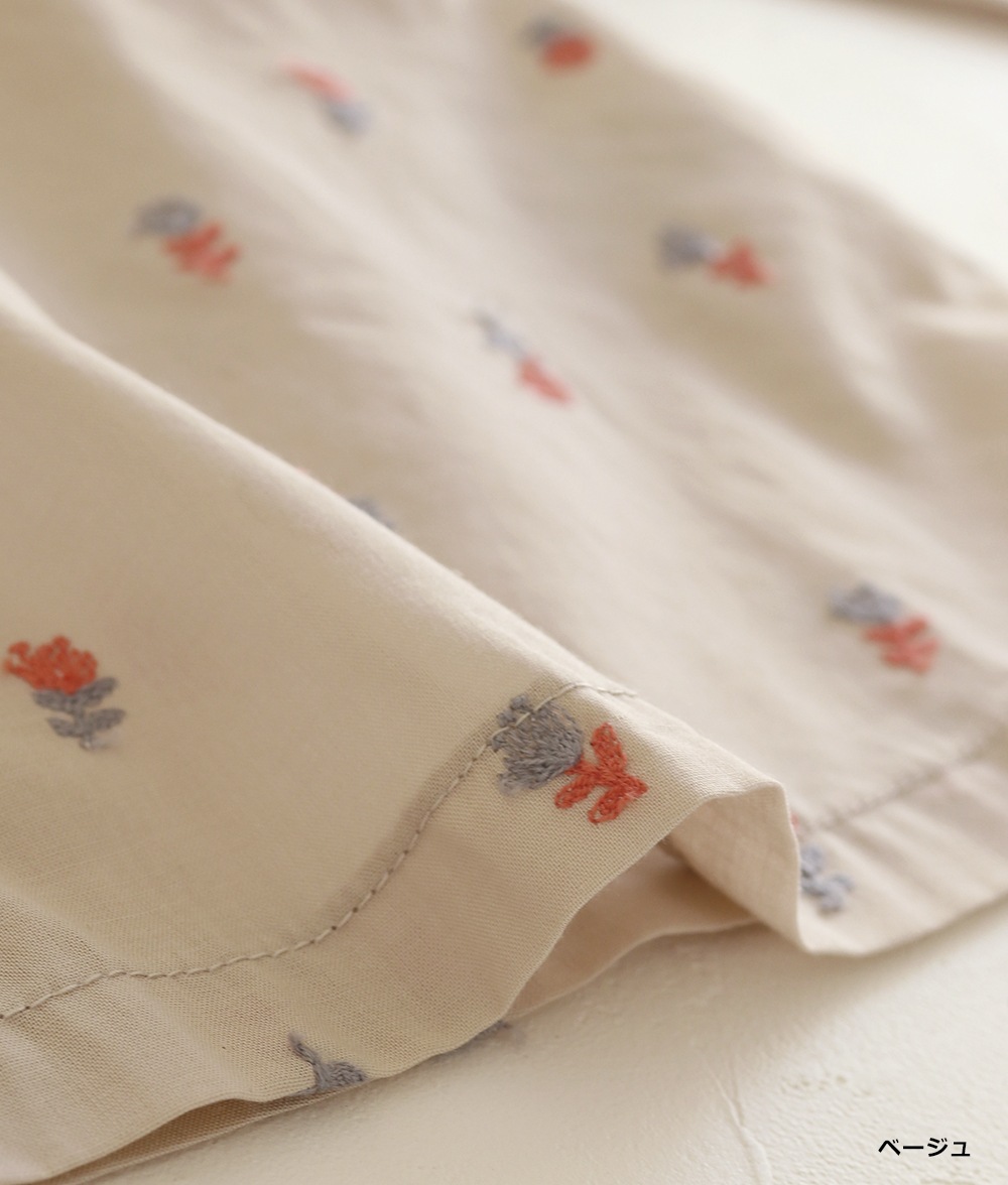 小花刺繍ブラウス