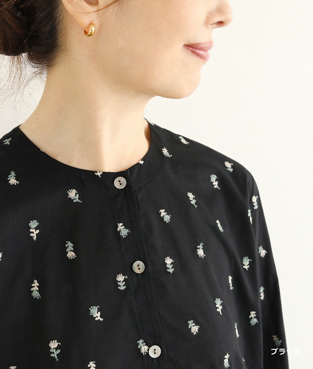 小花刺繍ブラウス