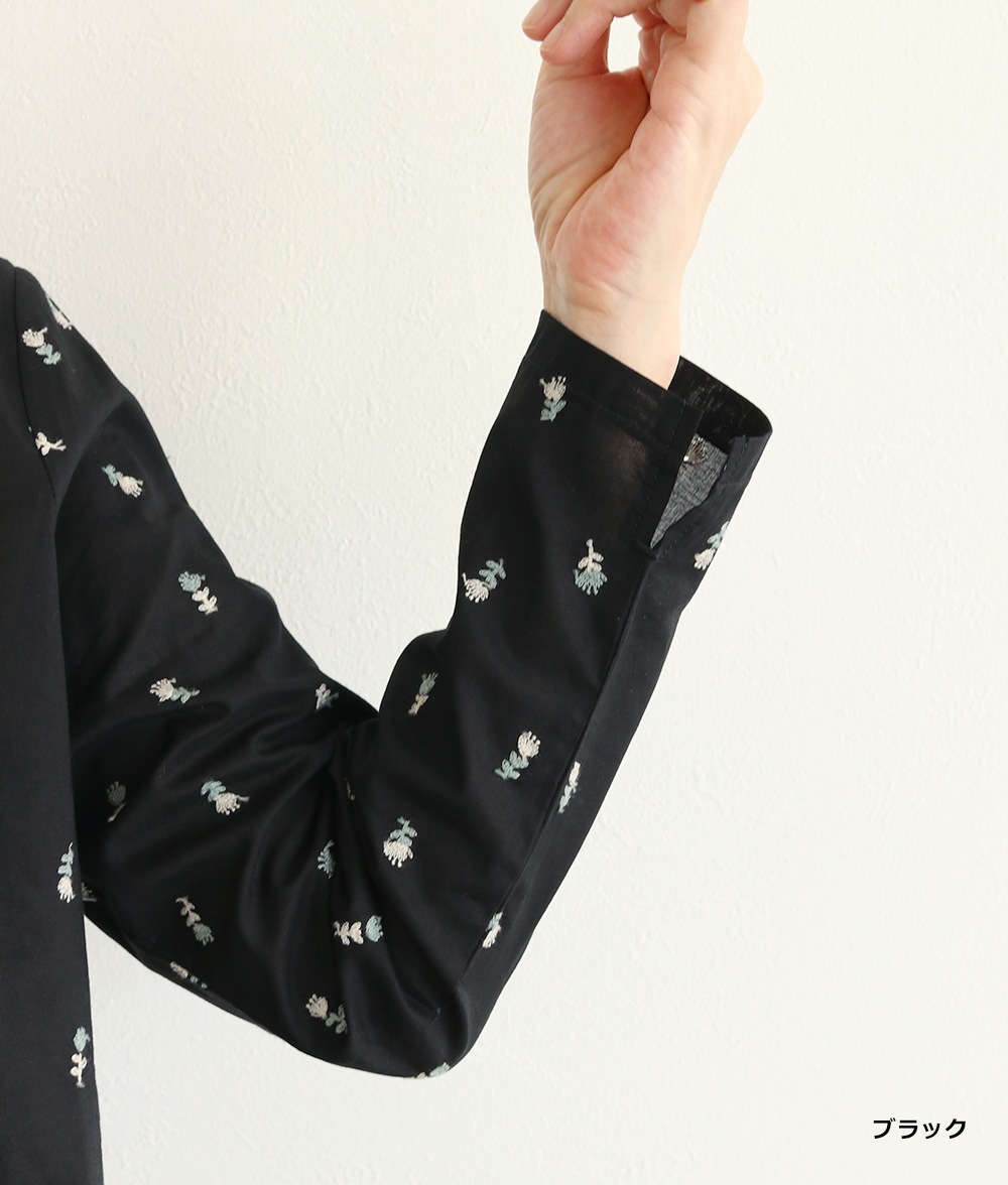 小花刺繍ブラウス