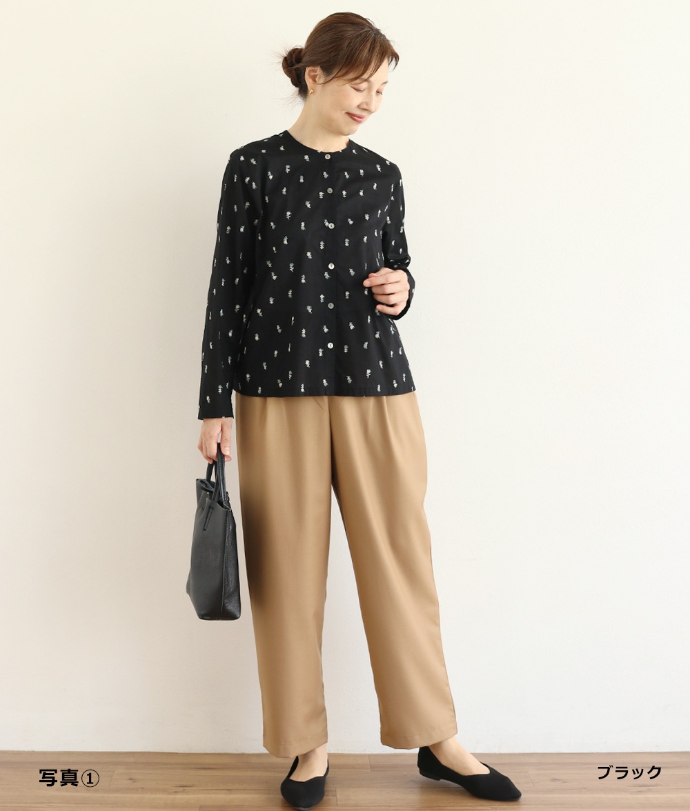 小花刺繍ブラウス
