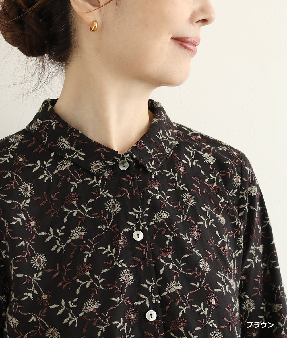 フラワー刺繍ブラウス