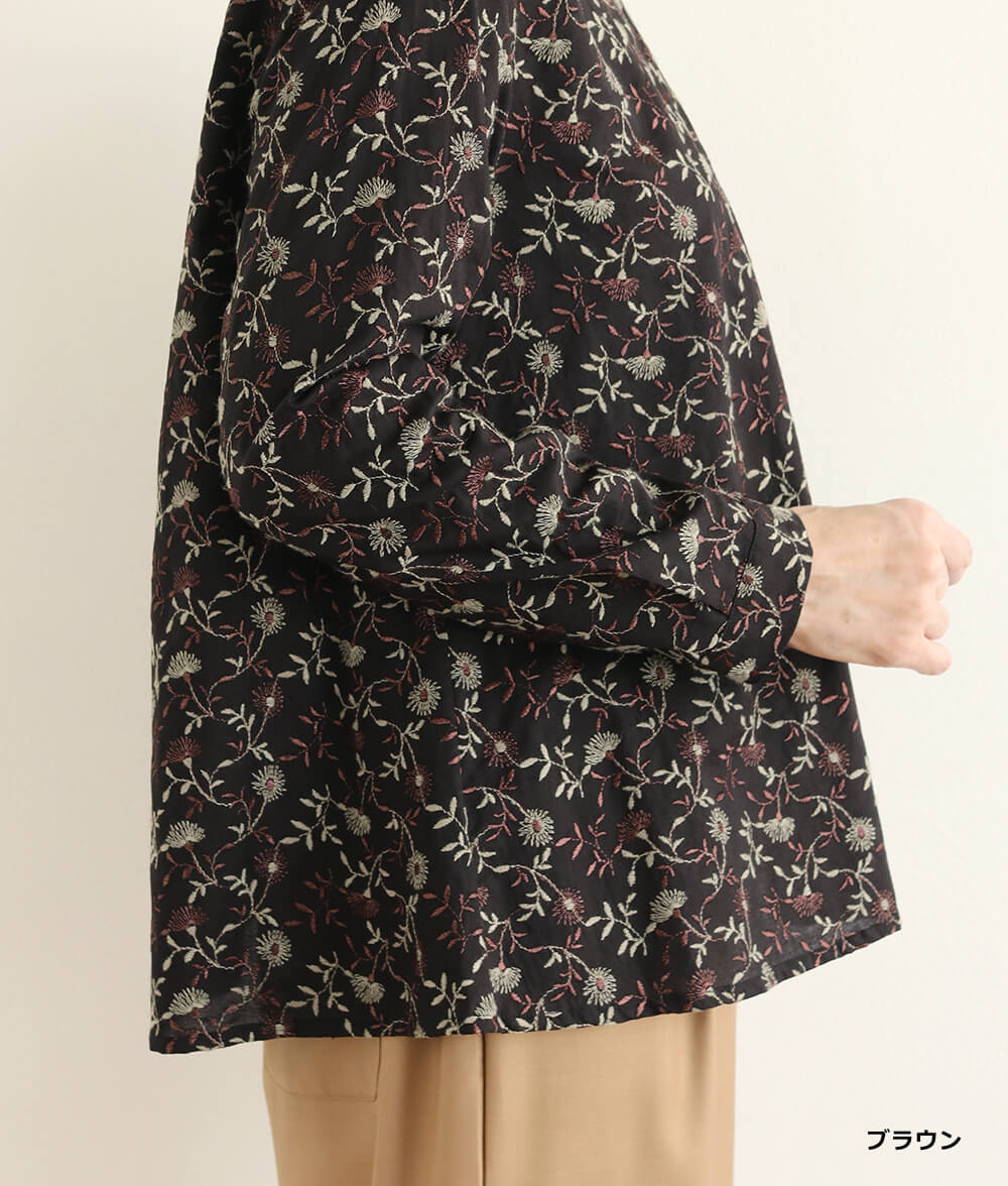 フラワー刺繍ブラウス