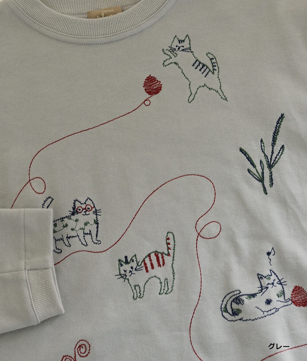 気まぐれネコ刺繍プルオーバー