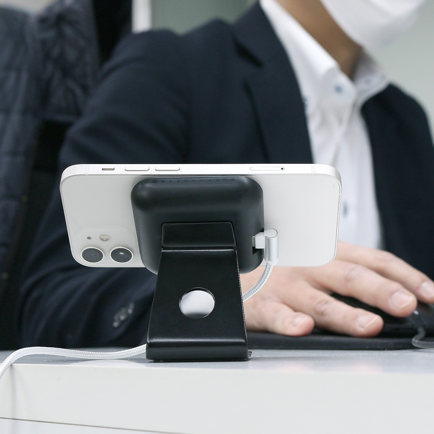 充電機　置くだけワイヤレス充電パッド　専用スタンド付き STAND:ON 2WAY ミニワイヤレス充電器【 コードレス / 最大10W