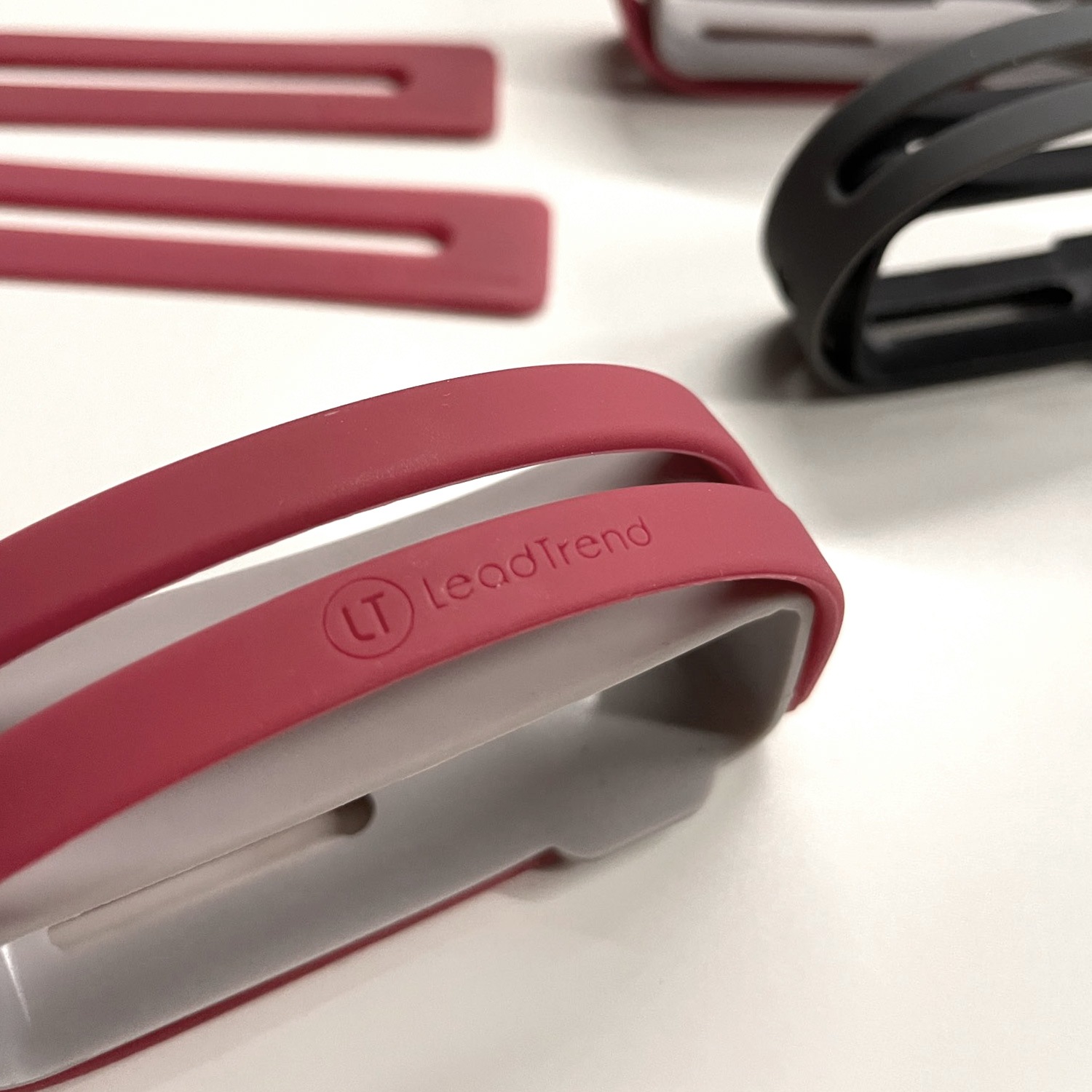 Lead Trend Belt Tie ケーブルホルダー【ACアダプタとコードをまとめる】