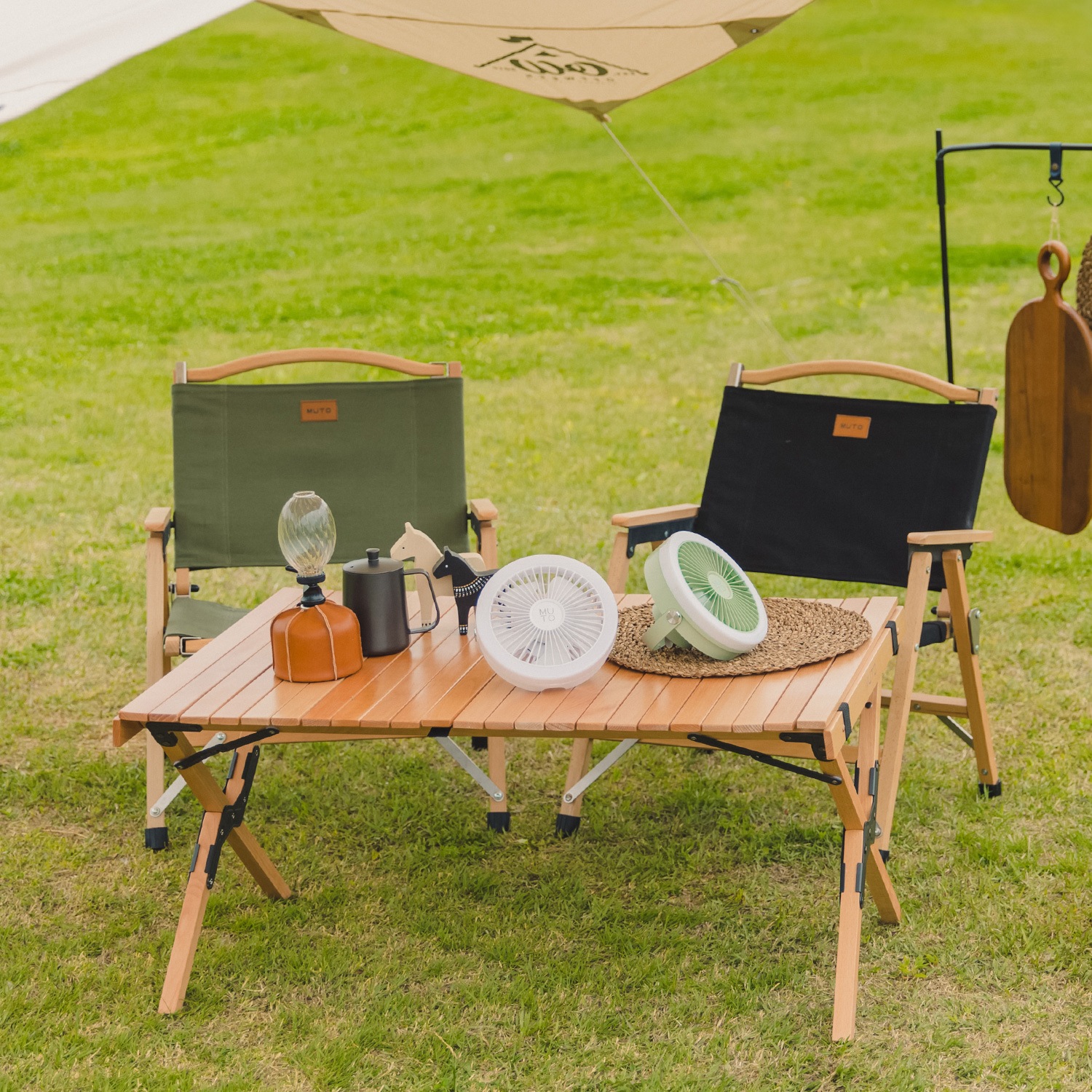 キャンプ用 扇風機 MUTO LEDランタン付き コードレス扇風機 [3way 置く・持つ・吊るす リモコン付き]