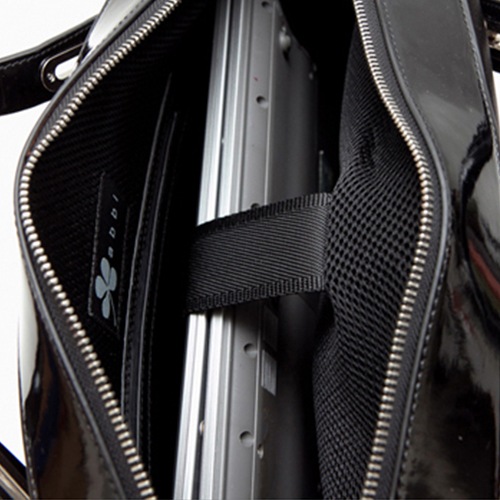 B6307 ミッシェル・サテンブリーフケース M (15.4インチ) - ブラック