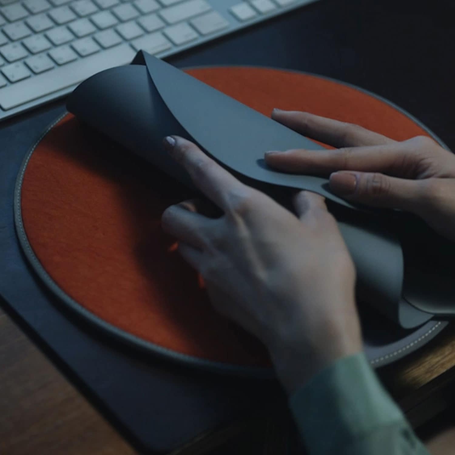 厚さ１ミリの薄いヒーター USBヒーター Heating Mat Heal（インコ ヒーティングマット ヒール）インクで温める 電磁波ゼロ